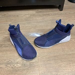 dark navy blue pumas